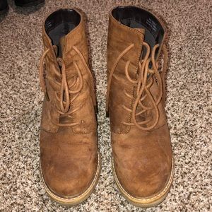 brown heel boots. really cute